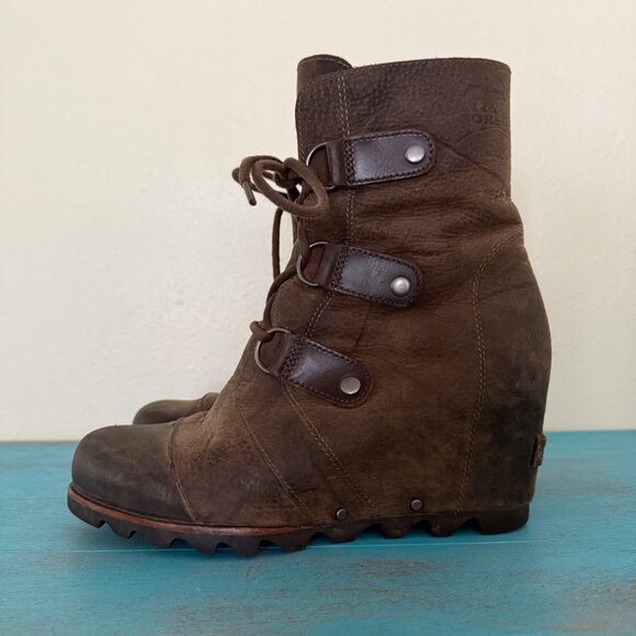 SOREL 'Joan Of Arctic II Wedge' Distressed Brown Leather Jace Up Boots US 8 - Picture 3 of 8